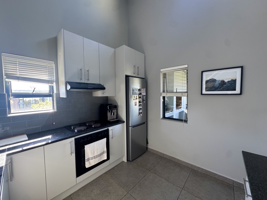 To Let 2 Bedroom Property for Rent in Royal Ascot Western Cape